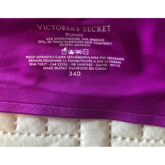 Victoria’s Secret plunge bra - Picture 3 of 6